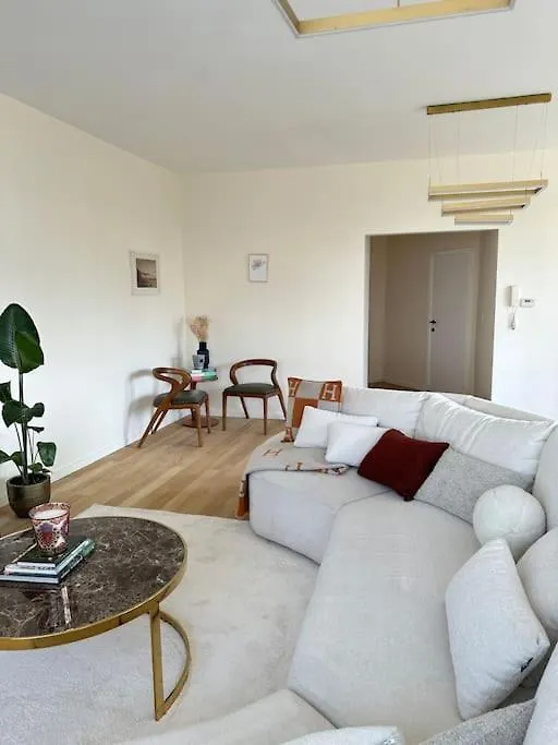 Luxury 2-Bedroom Apart 안트베르펜 0*,  벨기에